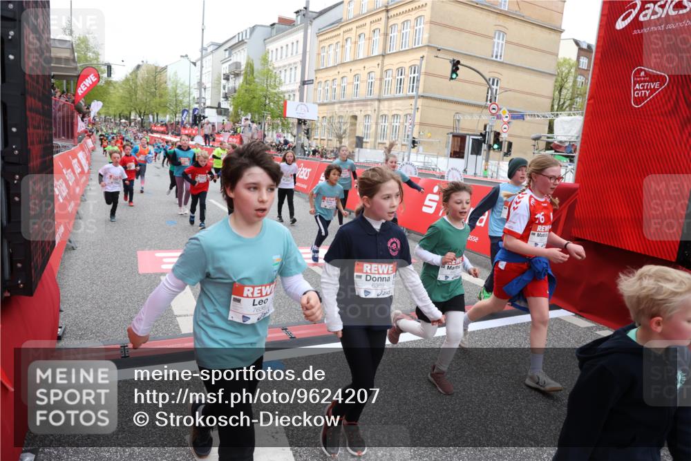 25.04.2026 - Das Zehntel Strokosch-Dieckow http://msf.ph/oto/9624207 25.04.2026 10:59:43 Ziel 5015, 5022, 5311, 5316, 5323, 5347, 5629, 5668, 5808, 5933, 6108, 6129, 6369, 6467, 6588, 6746, 6759, 7055, 7080, 7232, 7467, 7597, 7598, 7634, 7636, 7666, 7866 meine-sportfotos.de
