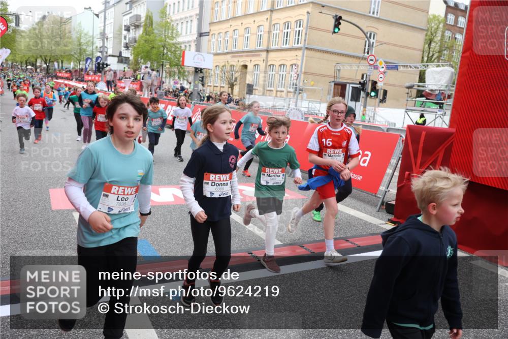 25.04.2026 - Das Zehntel Strokosch-Dieckow http://msf.ph/oto/9624219 25.04.2026 10:59:43 Ziel 5015, 5022, 5311, 5316, 5323, 5347, 5629, 5668, 5808, 5933, 6108, 6129, 6369, 6467, 6588, 6746, 6759, 7055, 7080, 7232, 7467, 7597, 7598, 7634, 7636, 7666, 7866 meine-sportfotos.de