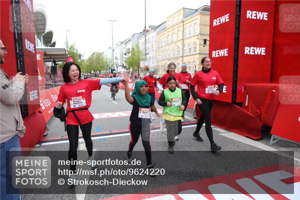 25.04.2026 - Das Zehntel Strokosch-Dieckow http://msf.ph/oto/9624220 25.04.2026 09:15:45 Ziel 1379, 2209 meine-sportfotos.de