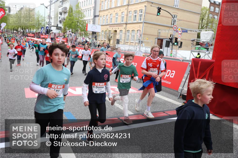 25.04.2026 - Das Zehntel Strokosch-Dieckow http://msf.ph/oto/9624231 25.04.2026 10:59:43 Ziel 5015, 5022, 5311, 5316, 5323, 5347, 5629, 5668, 5808, 5933, 6108, 6129, 6369, 6467, 6588, 6746, 6759, 7055, 7080, 7232, 7467, 7597, 7598, 7634, 7636, 7666, 7866 meine-sportfotos.de