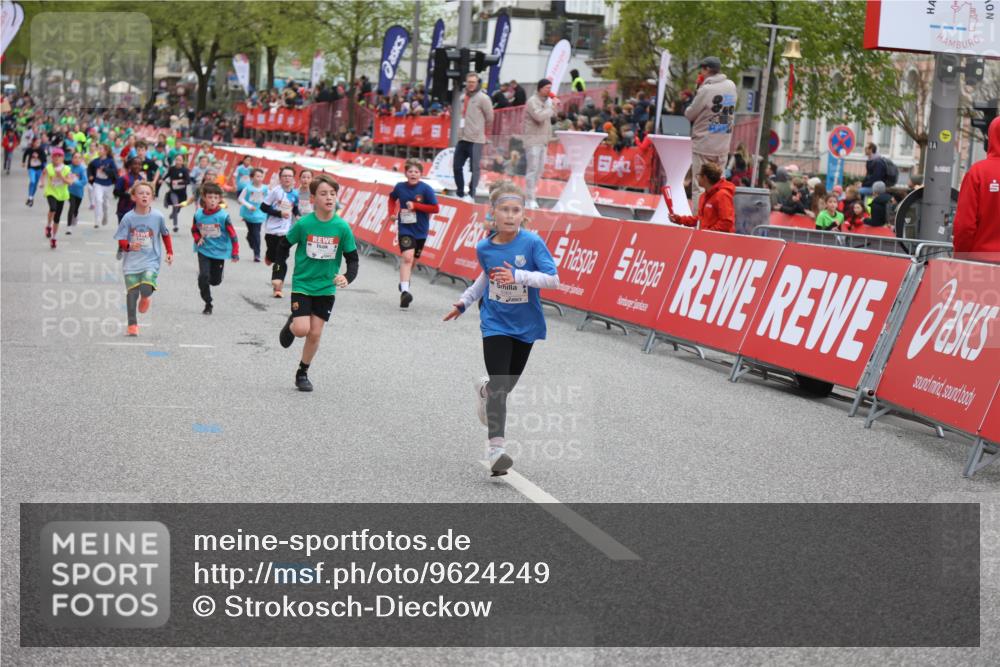 25.04.2026 - Das Zehntel Strokosch-Dieckow http://msf.ph/oto/9624249 25.04.2026 10:54:44 Ziel 5424, 5558, 5564, 5683, 5713, 5795, 5906, 6060, 6106, 6213, 6364, 6623, 7191, 7194, 7233, 7253, 7697 meine-sportfotos.de