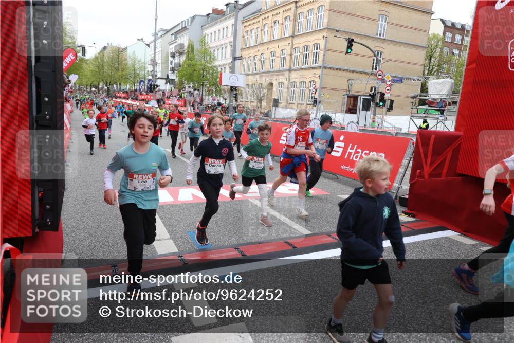 25.04.2026 - Das Zehntel Strokosch-Dieckow http://msf.ph/oto/9624252 25.04.2026 10:59:42 Ziel 5015, 5022, 5311, 5316, 5323, 5347, 5629, 5668, 5676, 5933, 6105, 6114, 6308, 6369, 6467, 6588, 6746, 6759, 7055, 7080, 7232, 7467, 7597, 7598, 7634, 7636, 7666, 7866 meine-sportfotos.de
