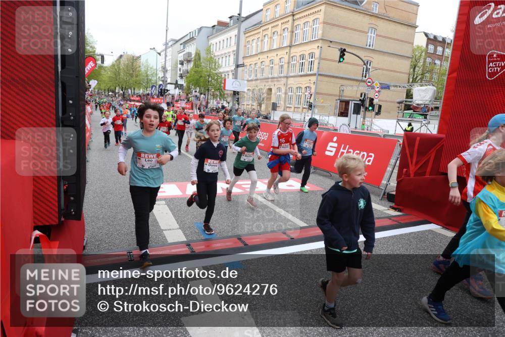25.04.2026 - Das Zehntel Strokosch-Dieckow http://msf.ph/oto/9624276 25.04.2026 10:59:42 Ziel 5015, 5022, 5311, 5316, 5323, 5347, 5629, 5668, 5676, 5933, 6105, 6114, 6308, 6369, 6467, 6588, 6746, 6759, 7055, 7080, 7232, 7467, 7597, 7598, 7634, 7636, 7666, 7866 meine-sportfotos.de