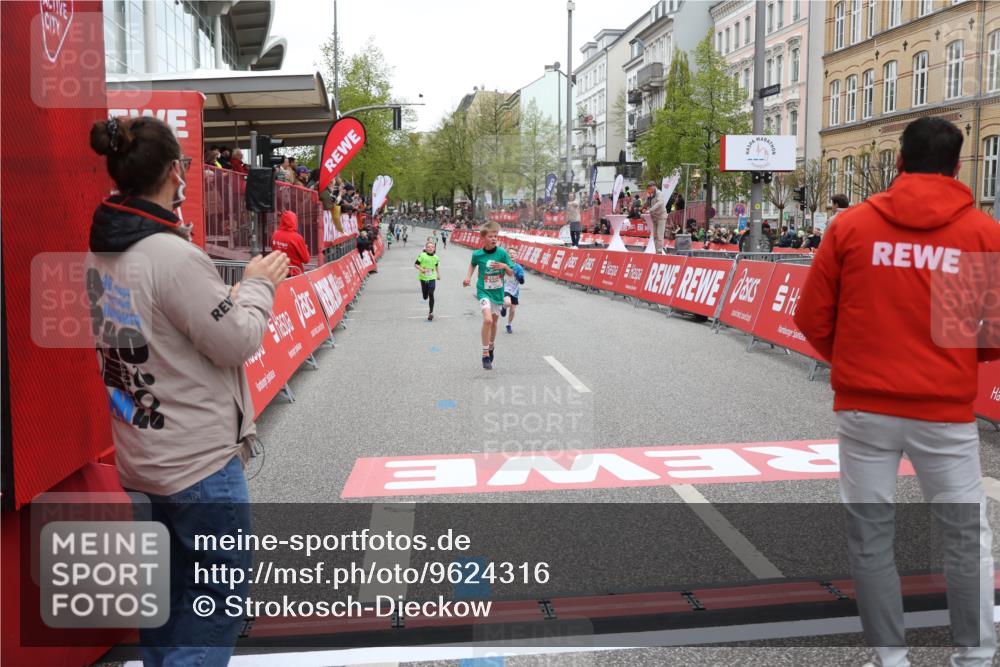 25.04.2026 - Das Zehntel Strokosch-Dieckow http://msf.ph/oto/9624316 25.04.2026 10:47:56 Ziel 7742, 7961 meine-sportfotos.de