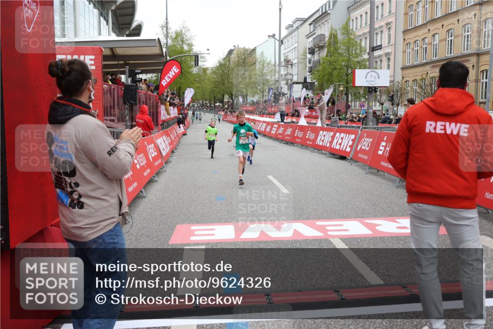 25.04.2026 - Das Zehntel Strokosch-Dieckow http://msf.ph/oto/9624326 25.04.2026 10:47:56 Ziel 7742, 7961 meine-sportfotos.de