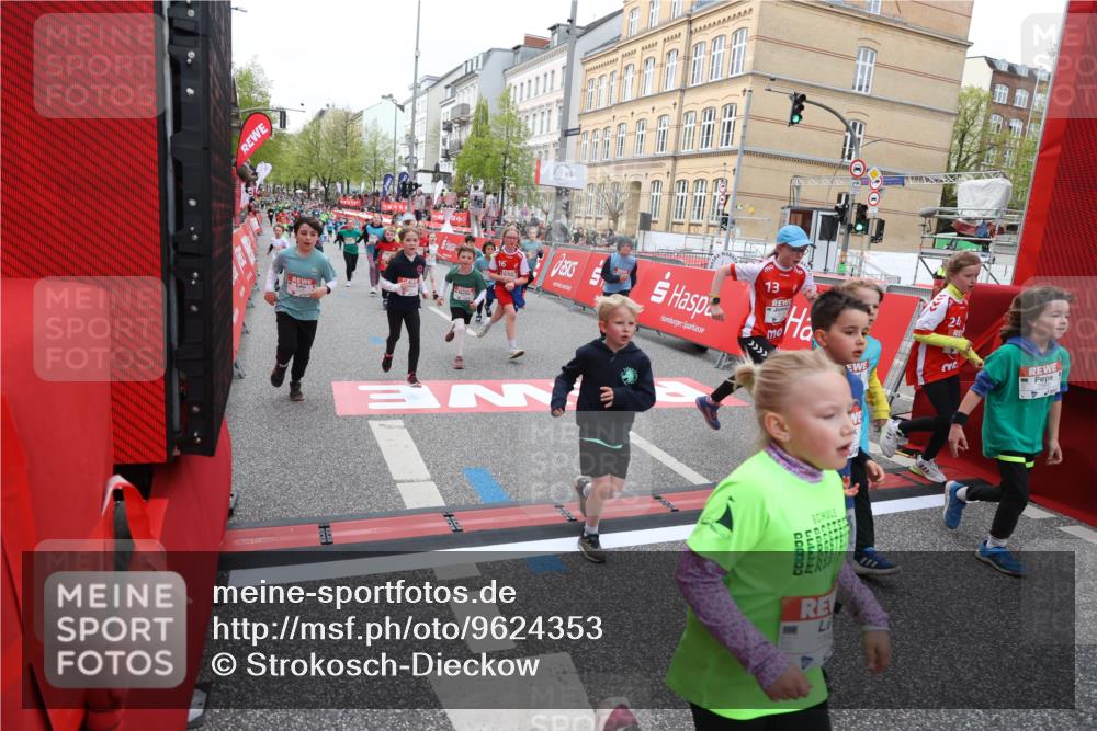 25.04.2026 - Das Zehntel Strokosch-Dieckow http://msf.ph/oto/9624353 25.04.2026 10:59:41 Ziel 5015, 5311, 5316, 5323, 5347, 5629, 5668, 5676, 5824, 5933, 6105, 6114, 6304, 6308, 6369, 6467, 6746, 6759, 7055, 7080, 7232, 7297, 7467, 7597, 7636, 7666, 7866, 10162 meine-sportfotos.de