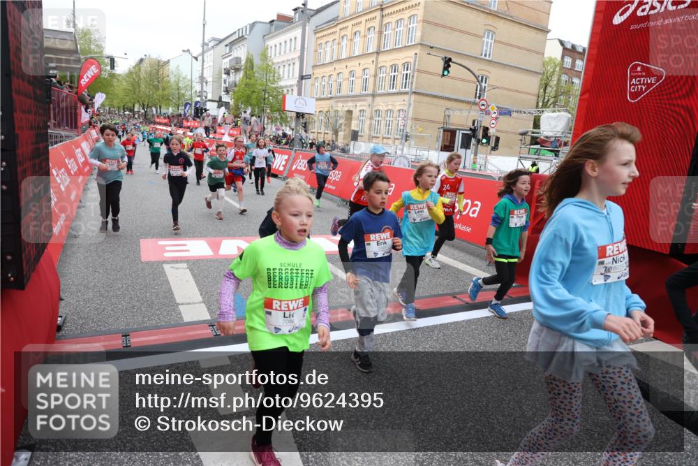 25.04.2026 - Das Zehntel Strokosch-Dieckow http://msf.ph/oto/9624395 25.04.2026 10:59:41 Ziel 5015, 5311, 5316, 5323, 5347, 5629, 5668, 5676, 5824, 5933, 6105, 6114, 6304, 6308, 6369, 6467, 6746, 6759, 7055, 7080, 7232, 7297, 7467, 7597, 7636, 7666, 7866, 10162 meine-sportfotos.de