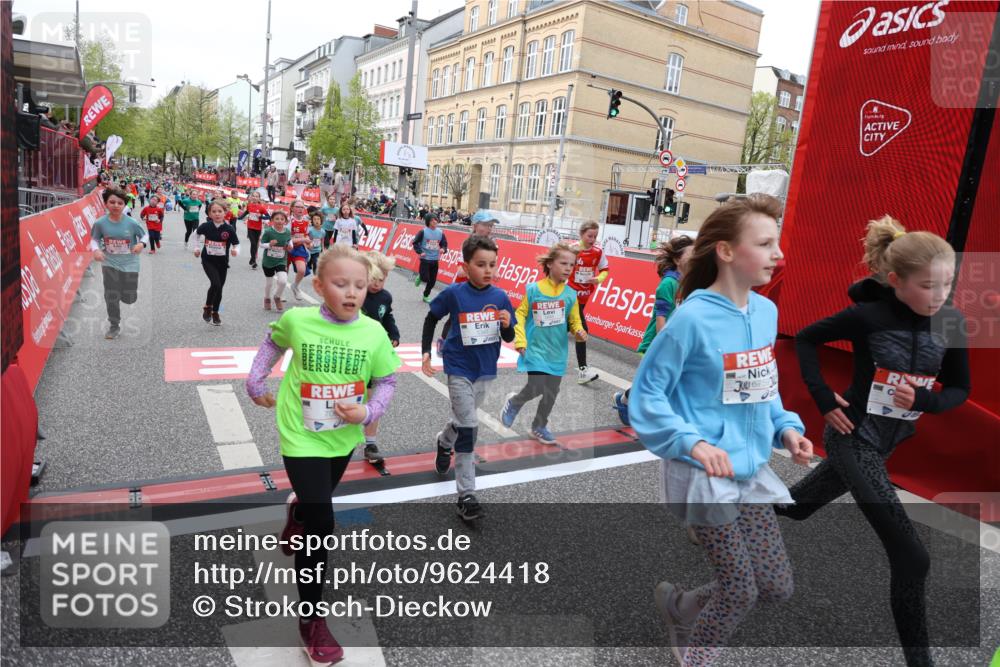25.04.2026 - Das Zehntel Strokosch-Dieckow http://msf.ph/oto/9624418 25.04.2026 10:59:41 Ziel 5015, 5311, 5316, 5323, 5347, 5629, 5668, 5676, 5824, 5933, 6105, 6114, 6304, 6308, 6369, 6467, 6746, 6759, 7055, 7080, 7232, 7297, 7467, 7597, 7636, 7666, 7866, 10162 meine-sportfotos.de
