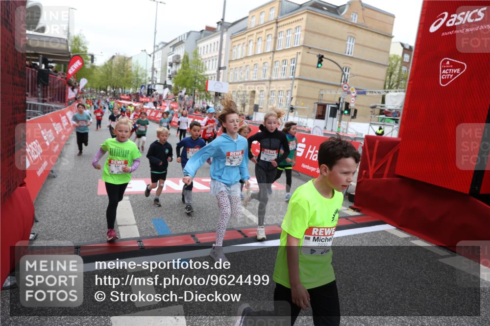 25.04.2026 - Das Zehntel Strokosch-Dieckow http://msf.ph/oto/9624499 25.04.2026 10:59:40 Ziel 5015, 5311, 5315, 5316, 5320, 5323, 5347, 5629, 5666, 5668, 5676, 5824, 5933, 6105, 6114, 6304, 6308, 6369, 6467, 6471, 6746, 6759, 7055, 7080, 7232, 7297, 7636, 7666, 7866, 10162 meine-sportfotos.de