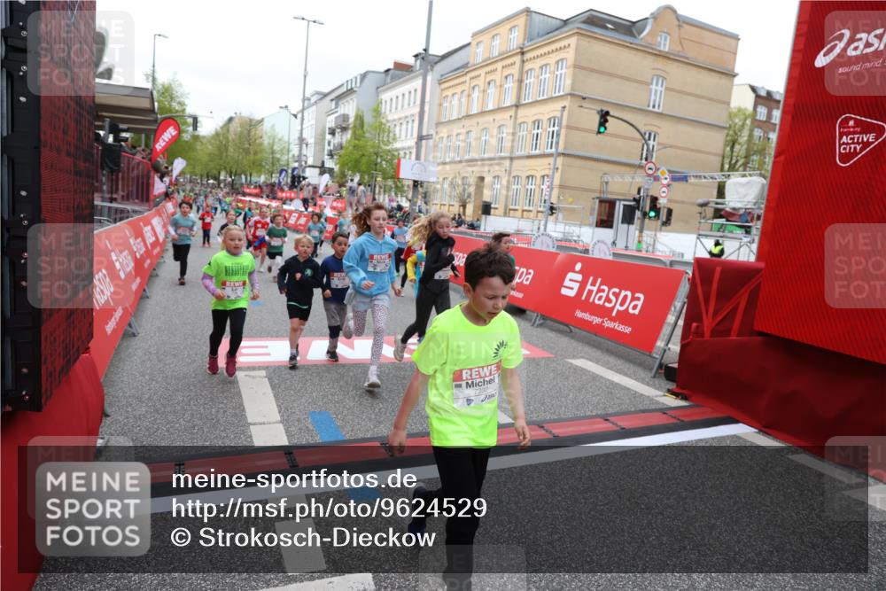 25.04.2026 - Das Zehntel Strokosch-Dieckow http://msf.ph/oto/9624529 25.04.2026 10:59:40 Ziel 5015, 5311, 5315, 5316, 5320, 5323, 5347, 5629, 5666, 5668, 5676, 5824, 5933, 6105, 6114, 6304, 6308, 6369, 6467, 6471, 6746, 6759, 7055, 7080, 7232, 7297, 7636, 7666, 7866, 10162 meine-sportfotos.de