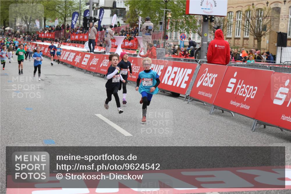 25.04.2026 - Das Zehntel Strokosch-Dieckow http://msf.ph/oto/9624542 25.04.2026 10:54:41 Ziel 5030, 5173, 5424, 5558, 5564, 5683, 5795, 6060, 6106, 6213, 7191, 7194, 7233, 7243, 7253, 7387, 7697 meine-sportfotos.de