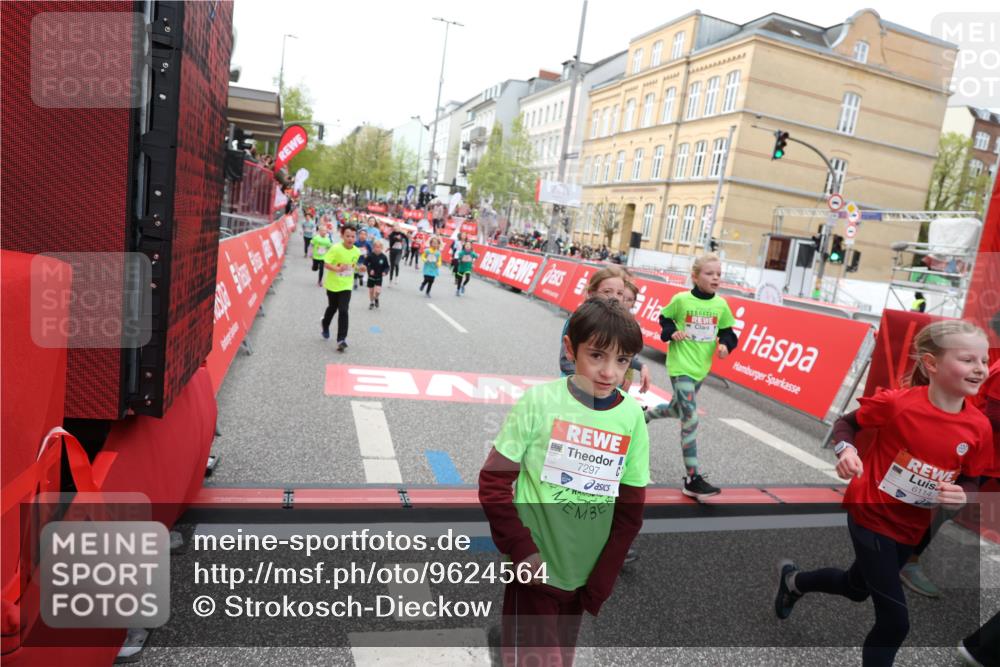 25.04.2026 - Das Zehntel Strokosch-Dieckow http://msf.ph/oto/9624564 25.04.2026 10:59:37 Ziel 5015, 5073, 5266, 5315, 5320, 5485, 5496, 5629, 5666, 5676, 5824, 6105, 6114, 6304, 6308, 6370, 6377, 6400, 6471, 6478, 6484, 6932, 6961, 7055, 7232, 7297, 7647, 7887, 7901, 10162 meine-sportfotos.de
