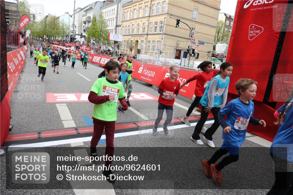 25.04.2026 - Das Zehntel Strokosch-Dieckow http://msf.ph/oto/9624601 25.04.2026 10:59:37 Ziel 5015, 5073, 5266, 5315, 5320, 5485, 5496, 5629, 5666, 5676, 5824, 6105, 6114, 6304, 6308, 6370, 6377, 6400, 6471, 6478, 6484, 6932, 6961, 7055, 7232, 7297, 7647, 7887, 7901, 10162 meine-sportfotos.de