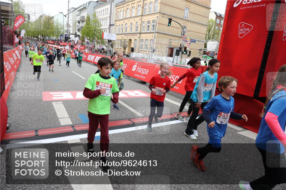 25.04.2026 - Das Zehntel Strokosch-Dieckow http://msf.ph/oto/9624613 25.04.2026 10:59:37 Ziel 5015, 5073, 5266, 5315, 5320, 5485, 5496, 5629, 5666, 5676, 5824, 6105, 6114, 6304, 6308, 6370, 6377, 6400, 6471, 6478, 6484, 6932, 6961, 7055, 7232, 7297, 7647, 7887, 7901, 10162 meine-sportfotos.de