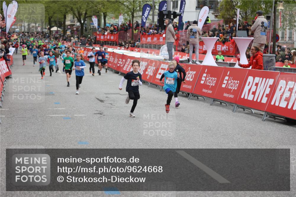 25.04.2026 - Das Zehntel Strokosch-Dieckow http://msf.ph/oto/9624668 25.04.2026 10:54:39 Ziel 5030, 5173, 5564, 5683, 5795, 6051, 6060, 6106, 6212, 6213, 6231, 6926, 7153, 7191, 7194, 7243, 7387, 7690, 7697 meine-sportfotos.de