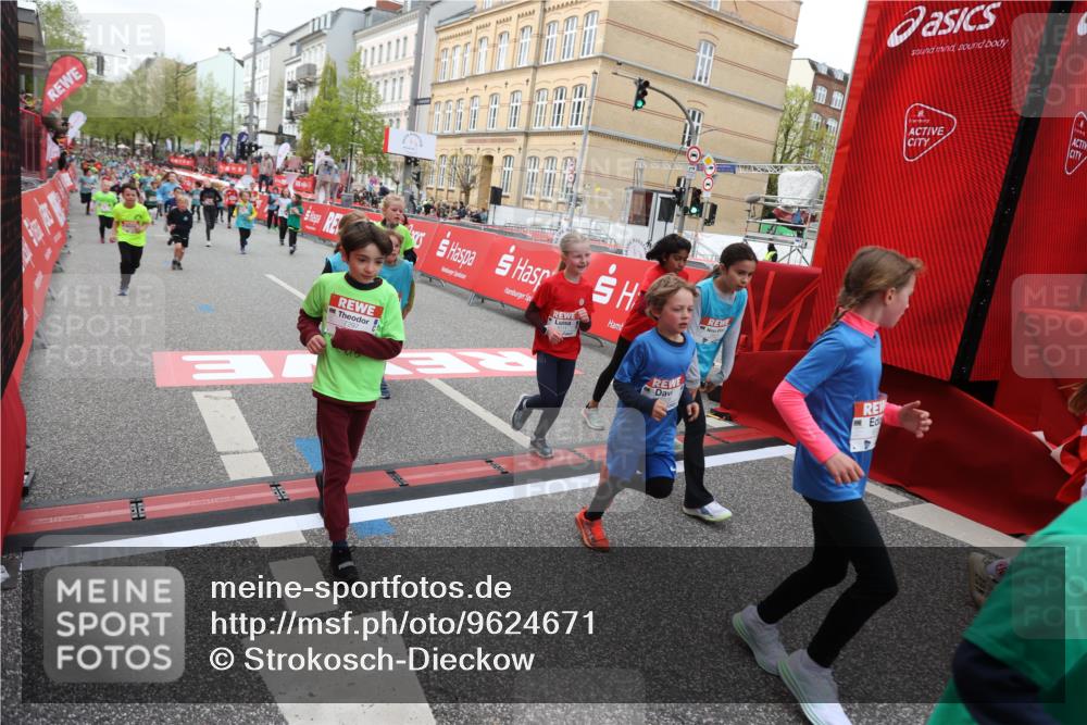 25.04.2026 - Das Zehntel Strokosch-Dieckow http://msf.ph/oto/9624671 25.04.2026 10:59:36 Ziel 5015, 5073, 5266, 5315, 5320, 5485, 5496, 5629, 5666, 5676, 5824, 6105, 6114, 6298, 6304, 6308, 6370, 6377, 6400, 6471, 6478, 6484, 6727, 6932, 6961, 7055, 7297, 7647, 7653, 7659, 7790, 7887, 7901, 10162 meine-sportfotos.de