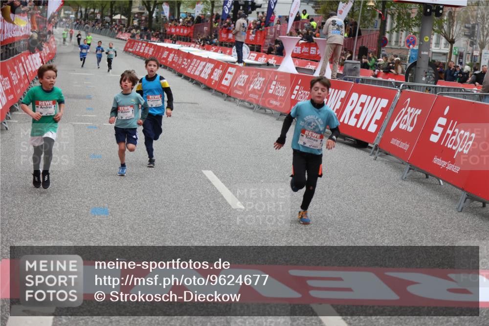 25.04.2026 - Das Zehntel Strokosch-Dieckow http://msf.ph/oto/9624677 25.04.2026 10:48:12 Ziel 6062, 6103, 6956, 7891 meine-sportfotos.de