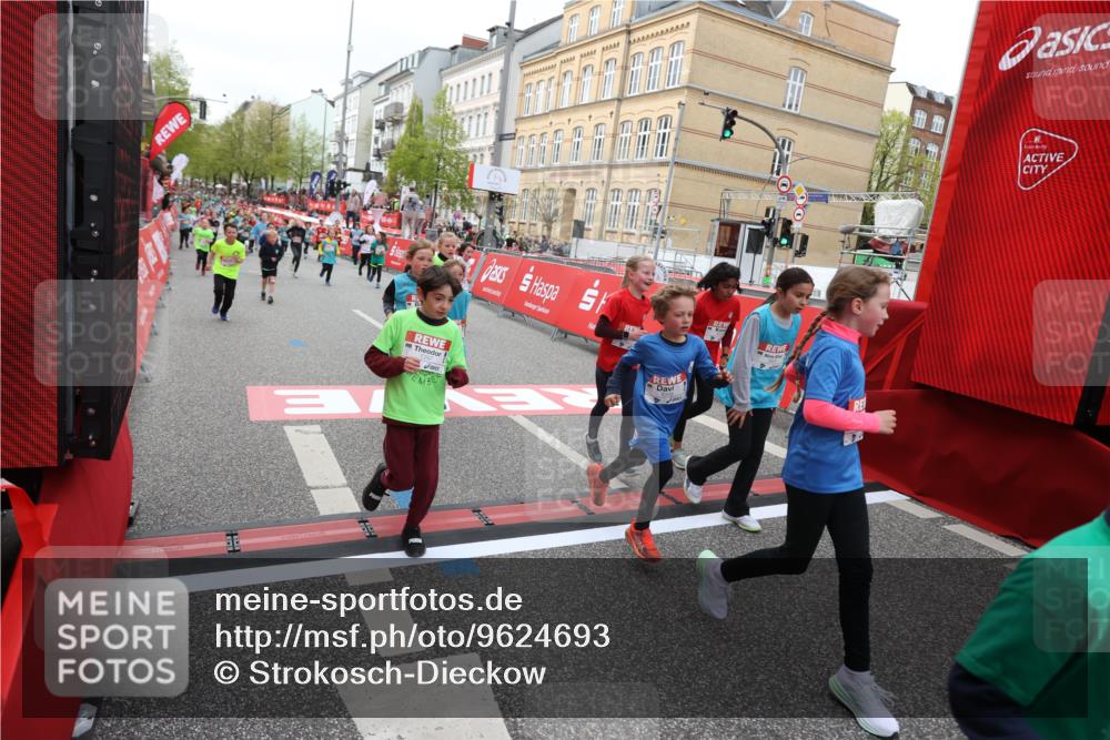 25.04.2026 - Das Zehntel Strokosch-Dieckow http://msf.ph/oto/9624693 25.04.2026 10:59:36 Ziel 5015, 5073, 5266, 5315, 5320, 5485, 5496, 5629, 5666, 5676, 5824, 6105, 6114, 6298, 6304, 6308, 6370, 6377, 6400, 6471, 6478, 6484, 6727, 6932, 6961, 7055, 7297, 7647, 7653, 7659, 7790, 7887, 7901, 10162 meine-sportfotos.de