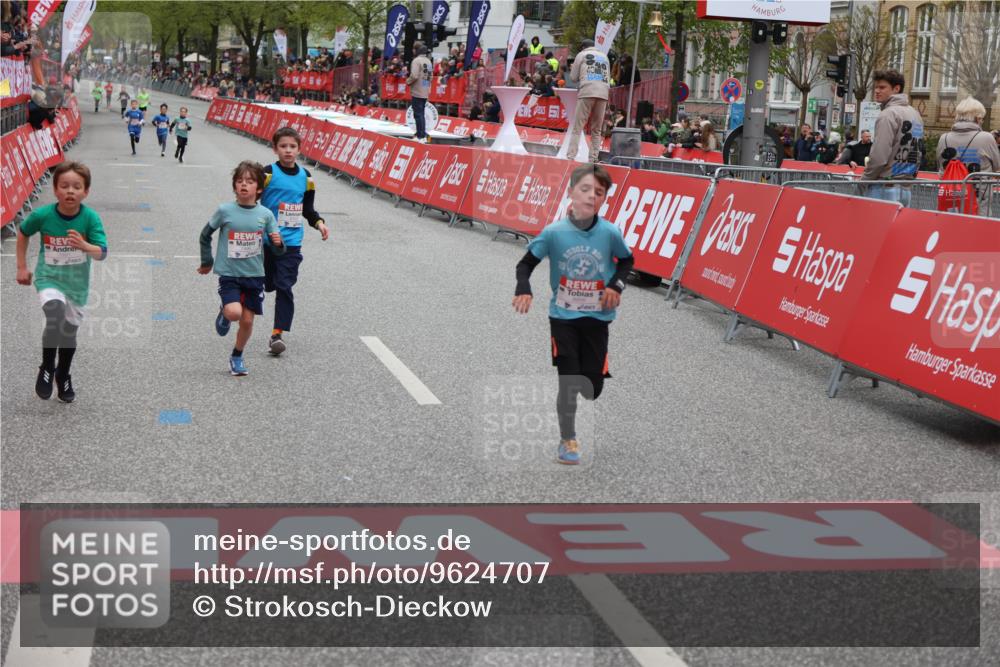 25.04.2026 - Das Zehntel Strokosch-Dieckow http://msf.ph/oto/9624707 25.04.2026 10:48:12 Ziel 6062, 6103, 6956, 7891 meine-sportfotos.de
