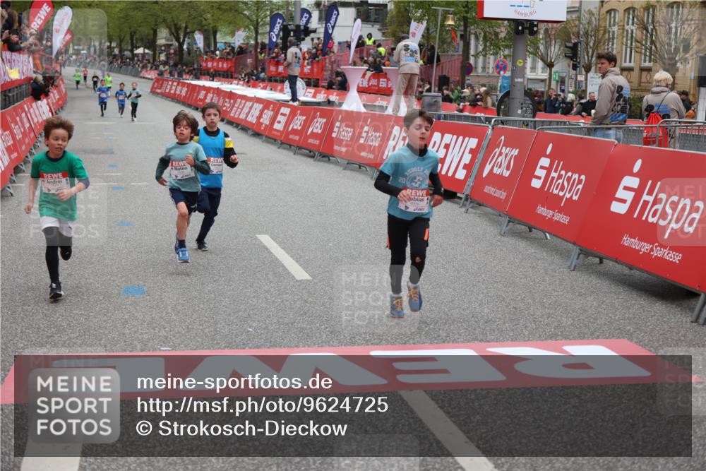 25.04.2026 - Das Zehntel Strokosch-Dieckow http://msf.ph/oto/9624725 25.04.2026 10:48:12 Ziel 6062, 6103, 6956, 7891 meine-sportfotos.de