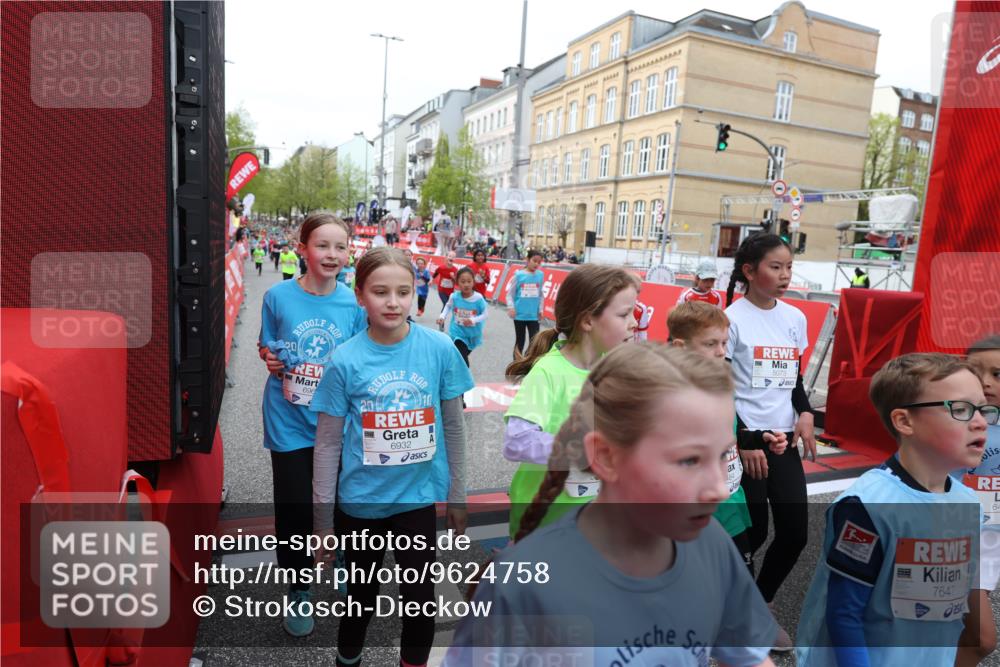 25.04.2026 - Das Zehntel Strokosch-Dieckow http://msf.ph/oto/9624758 25.04.2026 10:59:34 Ziel 5068, 5073, 5266, 5315, 5320, 5485, 5496, 5666, 5676, 5824, 6105, 6114, 6298, 6304, 6308, 6370, 6377, 6400, 6471, 6478, 6484, 6647, 6727, 6730, 6878, 6932, 6961, 7297, 7647, 7653, 7659, 7790, 7887, 7901, 10162 meine-sportfotos.de