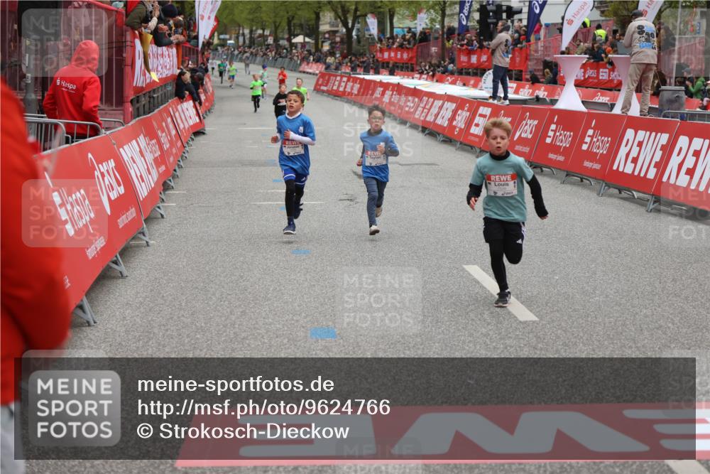 25.04.2026 - Das Zehntel Strokosch-Dieckow http://msf.ph/oto/9624766 25.04.2026 10:48:21 Ziel 6324, 6329, 7496, 7539 meine-sportfotos.de