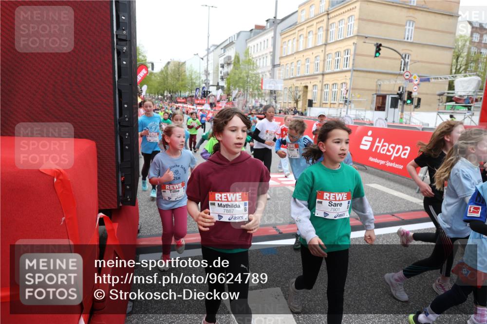 25.04.2026 - Das Zehntel Strokosch-Dieckow http://msf.ph/oto/9624789 25.04.2026 10:59:33 Ziel 5068, 5073, 5137, 5266, 5315, 5320, 5485, 5496, 5666, 5824, 6191, 6298, 6304, 6370, 6377, 6400, 6471, 6478, 6484, 6647, 6727, 6730, 6878, 6902, 6932, 6961, 7297, 7532, 7647, 7653, 7659, 7790, 7887, 7901, 10162 meine-sportfotos.de