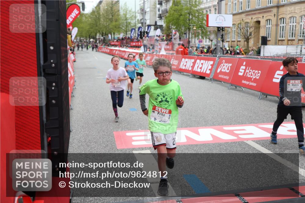 25.04.2026 - Das Zehntel Strokosch-Dieckow http://msf.ph/oto/9624812 25.04.2026 10:53:00 Ziel 5009, 5176, 5241, 5569, 6009, 6087, 6752, 6766, 6869, 7110, 7142, 7162, 7305, 7628, 7675, 7749 meine-sportfotos.de