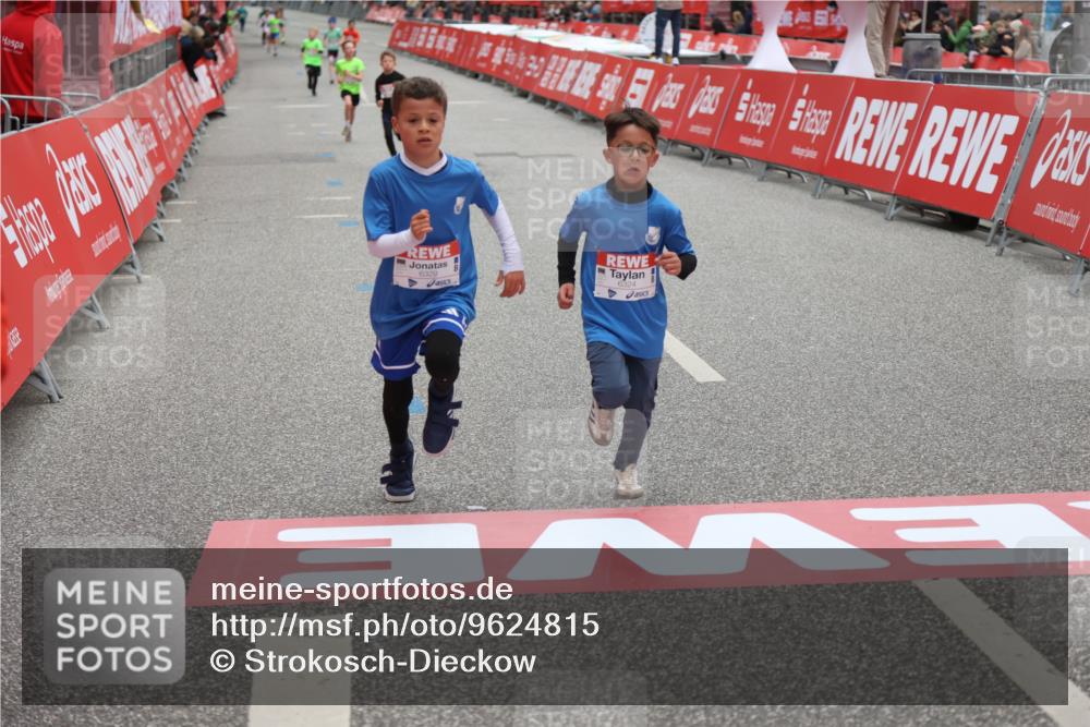 25.04.2026 - Das Zehntel Strokosch-Dieckow http://msf.ph/oto/9624815 25.04.2026 10:48:23 Ziel 6324, 6329, 7496, 7539 meine-sportfotos.de