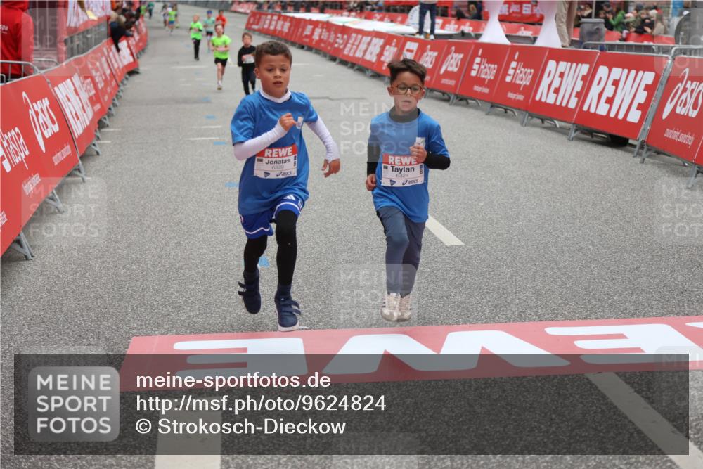 25.04.2026 - Das Zehntel Strokosch-Dieckow http://msf.ph/oto/9624824 25.04.2026 10:48:23 Ziel 6324, 6329, 7496, 7539 meine-sportfotos.de