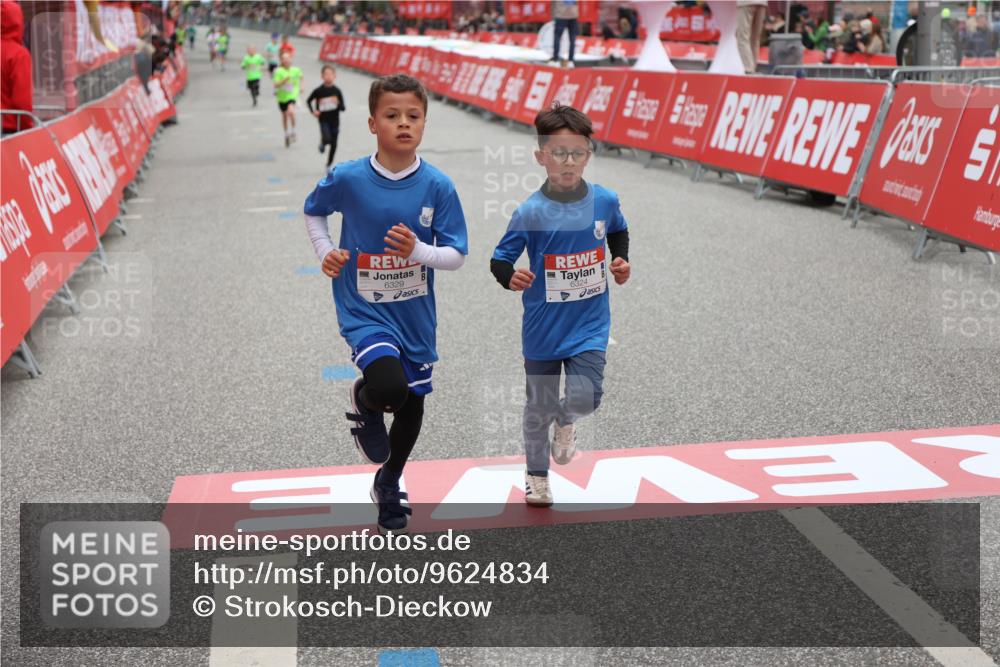 25.04.2026 - Das Zehntel Strokosch-Dieckow http://msf.ph/oto/9624834 25.04.2026 10:48:23 Ziel 6324, 6329, 7496, 7539 meine-sportfotos.de