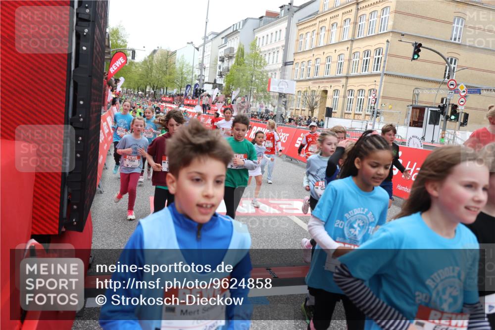 25.04.2026 - Das Zehntel Strokosch-Dieckow http://msf.ph/oto/9624858 25.04.2026 10:59:31 Ziel 5068, 5073, 5137, 5266, 5407, 5485, 5496, 5648, 6191, 6298, 6370, 6377, 6400, 6478, 6484, 6647, 6727, 6730, 6878, 6902, 6932, 6961, 7196, 7532, 7595, 7647, 7653, 7659, 7760, 7790, 7887, 7901, 8071 meine-sportfotos.de