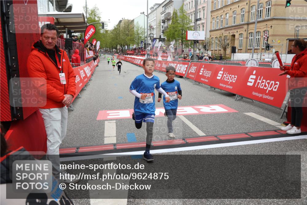 25.04.2026 - Das Zehntel Strokosch-Dieckow http://msf.ph/oto/9624875 25.04.2026 10:48:24 Ziel 6324, 6329, 7539 meine-sportfotos.de