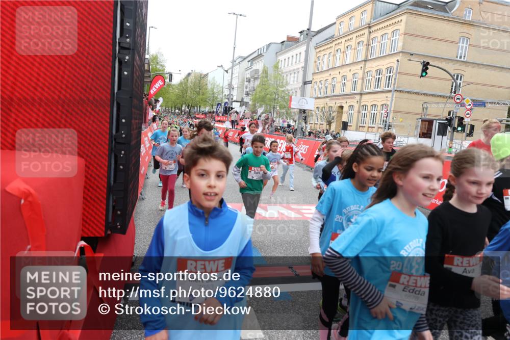 25.04.2026 - Das Zehntel Strokosch-Dieckow http://msf.ph/oto/9624880 25.04.2026 10:59:31 Ziel 5068, 5073, 5137, 5266, 5407, 5485, 5496, 5648, 6191, 6298, 6370, 6377, 6400, 6478, 6484, 6647, 6727, 6730, 6878, 6902, 6932, 6961, 7196, 7532, 7595, 7647, 7653, 7659, 7760, 7790, 7887, 7901, 8071 meine-sportfotos.de