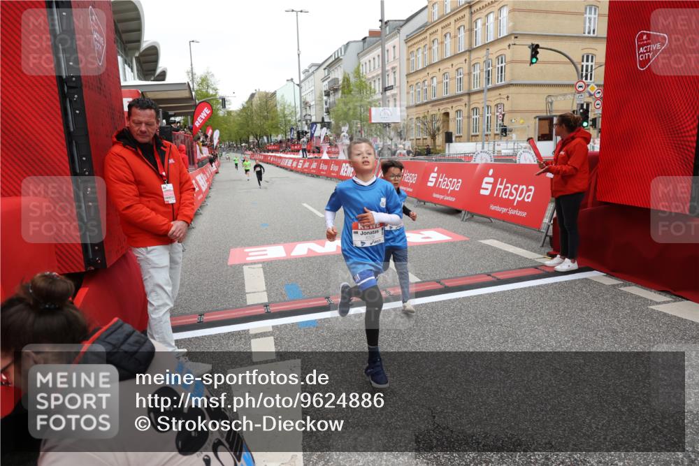 25.04.2026 - Das Zehntel Strokosch-Dieckow http://msf.ph/oto/9624886 25.04.2026 10:48:24 Ziel 6324, 6329, 7539 meine-sportfotos.de