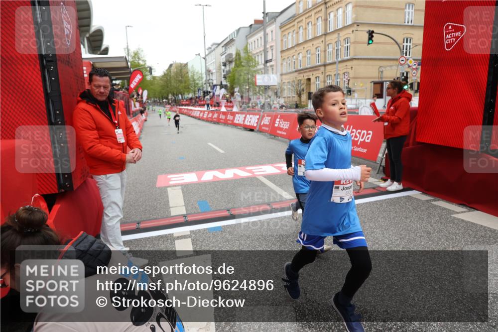 25.04.2026 - Das Zehntel Strokosch-Dieckow http://msf.ph/oto/9624896 25.04.2026 10:48:24 Ziel 6324, 6329, 7539 meine-sportfotos.de