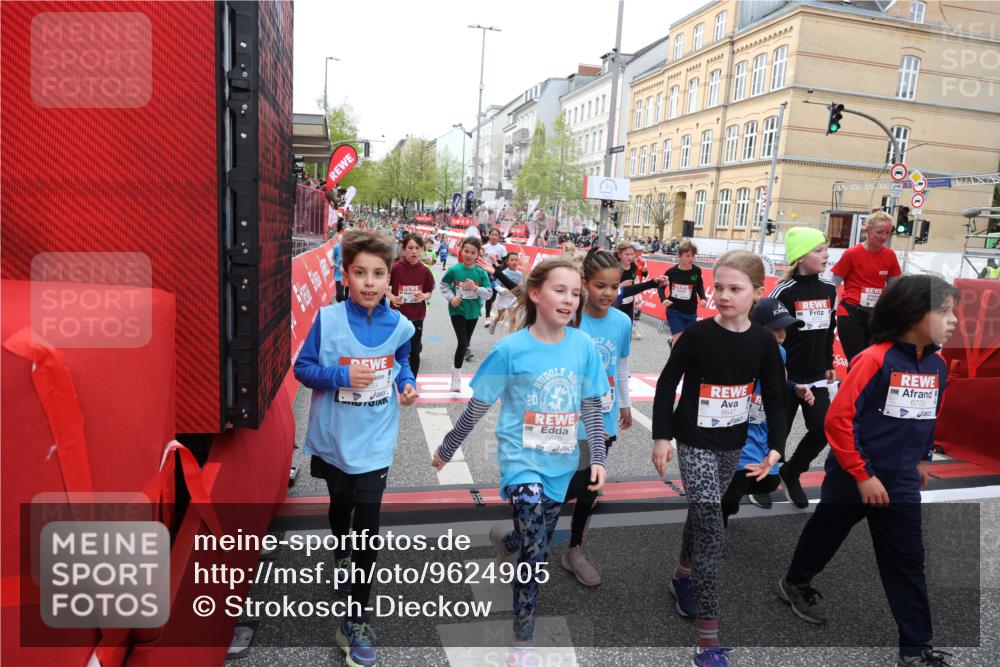 25.04.2026 - Das Zehntel Strokosch-Dieckow http://msf.ph/oto/9624905 25.04.2026 10:59:31 Ziel 5068, 5073, 5137, 5266, 5407, 5485, 5496, 5648, 6191, 6298, 6370, 6377, 6400, 6478, 6484, 6647, 6727, 6730, 6878, 6902, 6932, 6961, 7196, 7532, 7595, 7647, 7653, 7659, 7760, 7790, 7887, 7901, 8071 meine-sportfotos.de
