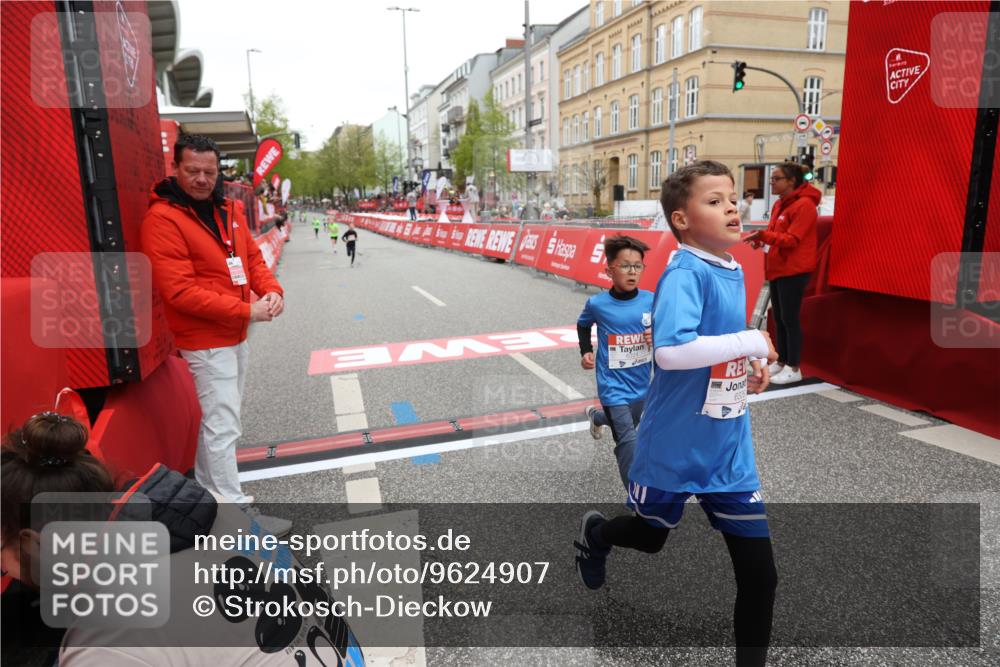 25.04.2026 - Das Zehntel Strokosch-Dieckow http://msf.ph/oto/9624907 25.04.2026 10:48:24 Ziel 6324, 6329, 7539 meine-sportfotos.de