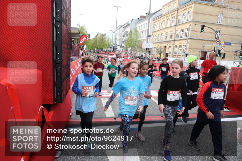 25.04.2026 - Das Zehntel Strokosch-Dieckow http://msf.ph/oto/9624917 25.04.2026 10:59:31 Ziel 5068, 5073, 5137, 5266, 5407, 5485, 5496, 5648, 6191, 6298, 6370, 6377, 6400, 6478, 6484, 6647, 6727, 6730, 6878, 6902, 6932, 6961, 7196, 7532, 7595, 7647, 7653, 7659, 7760, 7790, 7887, 7901, 8071 meine-sportfotos.de