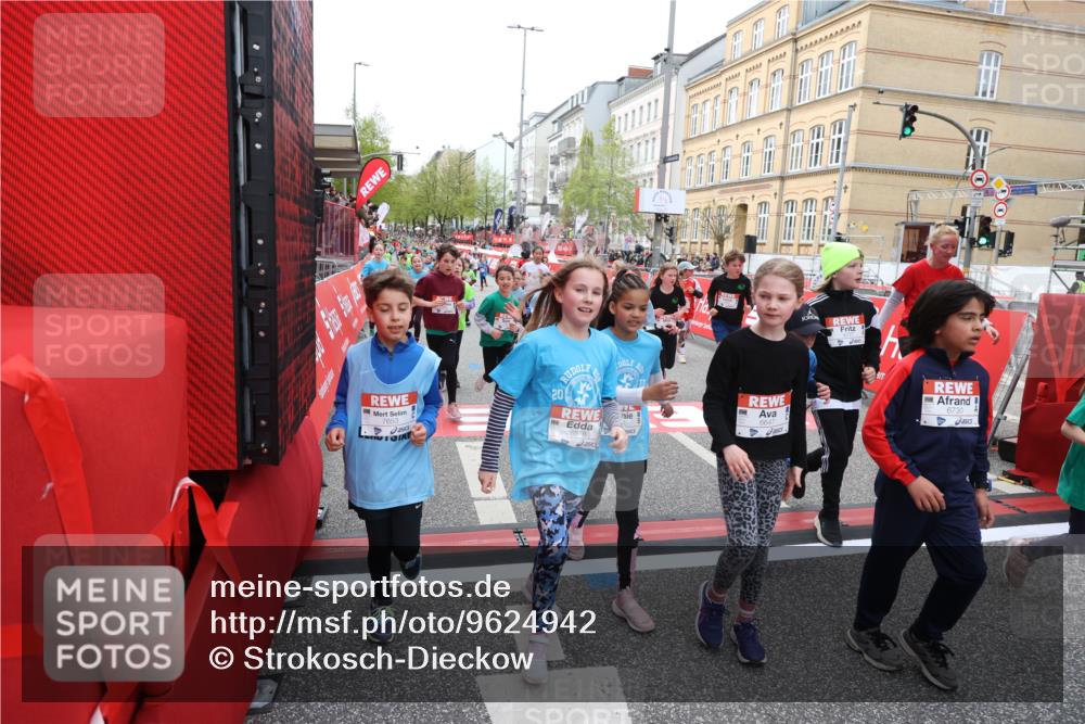 25.04.2026 - Das Zehntel Strokosch-Dieckow http://msf.ph/oto/9624942 25.04.2026 10:59:31 Ziel 5068, 5073, 5137, 5266, 5407, 5485, 5496, 5648, 6191, 6298, 6370, 6377, 6400, 6478, 6484, 6647, 6727, 6730, 6878, 6902, 6932, 6961, 7196, 7532, 7595, 7647, 7653, 7659, 7760, 7790, 7887, 7901, 8071 meine-sportfotos.de