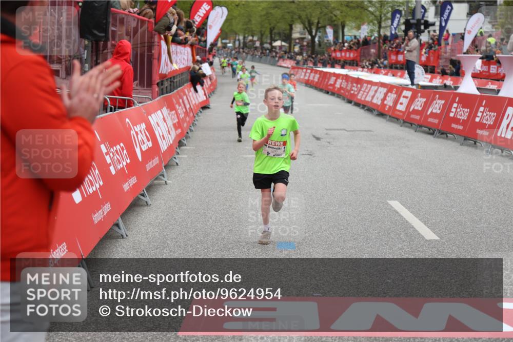 25.04.2026 - Das Zehntel Strokosch-Dieckow http://msf.ph/oto/9624954 25.04.2026 10:48:29 Ziel 5295, 5508, 6324, 6329 meine-sportfotos.de