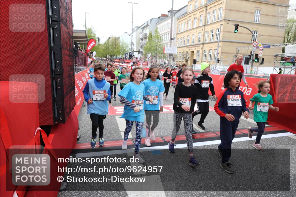 25.04.2026 - Das Zehntel Strokosch-Dieckow http://msf.ph/oto/9624957 25.04.2026 10:59:30 Ziel 5068, 5137, 5266, 5375, 5407, 5485, 5496, 5648, 5814, 6191, 6298, 6370, 6377, 6388, 6400, 6489, 6647, 6727, 6730, 6878, 6902, 6932, 7196, 7532, 7595, 7647, 7653, 7659, 7760, 7790, 7887, 7901, 8071 meine-sportfotos.de