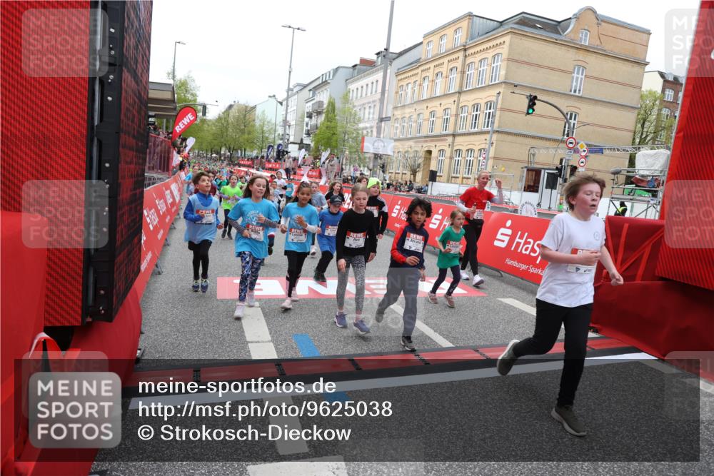 25.04.2026 - Das Zehntel Strokosch-Dieckow http://msf.ph/oto/9625038 25.04.2026 10:59:29 Ziel 5068, 5137, 5166, 5375, 5407, 5485, 5499, 5648, 5814, 5996, 6191, 6298, 6370, 6388, 6489, 6590, 6647, 6727, 6730, 6878, 6902, 7196, 7294, 7532, 7595, 7653, 7659, 7760, 7790, 7887, 7901, 8071 meine-sportfotos.de