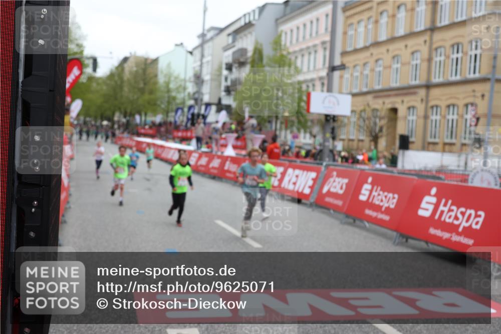 25.04.2026 - Das Zehntel Strokosch-Dieckow http://msf.ph/oto/9625071 25.04.2026 10:52:55 Ziel 5176, 6087, 6142, 6352, 6752, 7436, 7628, 7675, 8042 meine-sportfotos.de