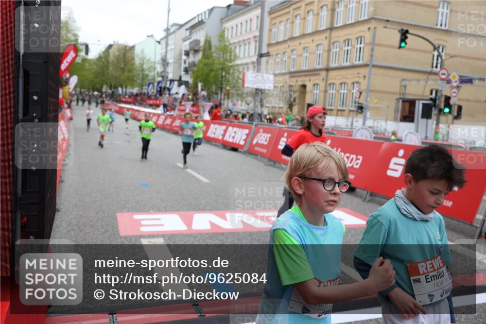 25.04.2026 - Das Zehntel Strokosch-Dieckow http://msf.ph/oto/9625084 25.04.2026 10:52:55 Ziel 5176, 6087, 6142, 6352, 6752, 7436, 7628, 7675, 8042 meine-sportfotos.de