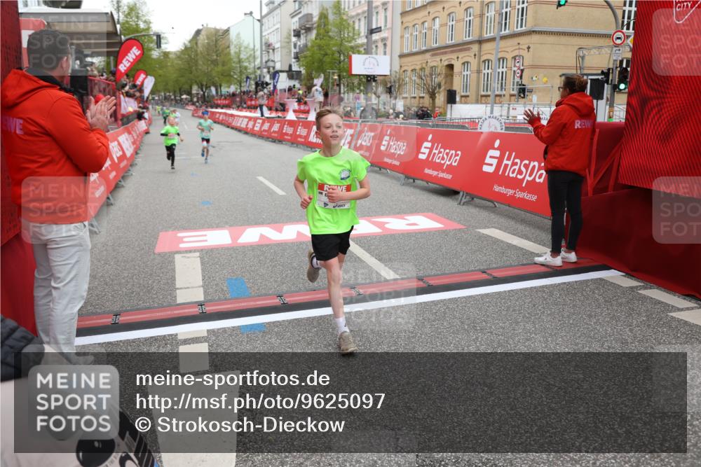 25.04.2026 - Das Zehntel Strokosch-Dieckow http://msf.ph/oto/9625097 25.04.2026 10:48:31 Ziel 5295, 5508, 7122 meine-sportfotos.de