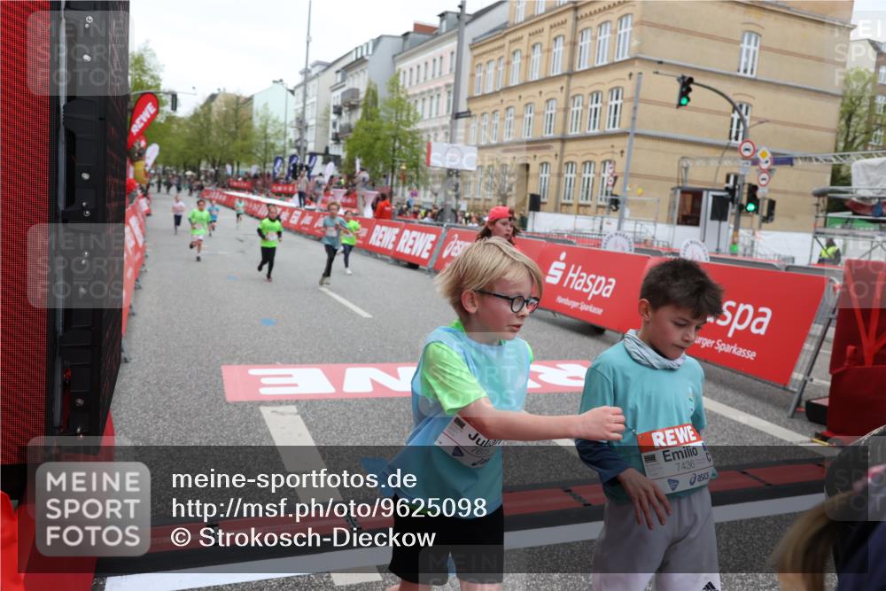 25.04.2026 - Das Zehntel Strokosch-Dieckow http://msf.ph/oto/9625098 25.04.2026 10:52:55 Ziel 5176, 6087, 6142, 6352, 6752, 7436, 7628, 7675, 8042 meine-sportfotos.de