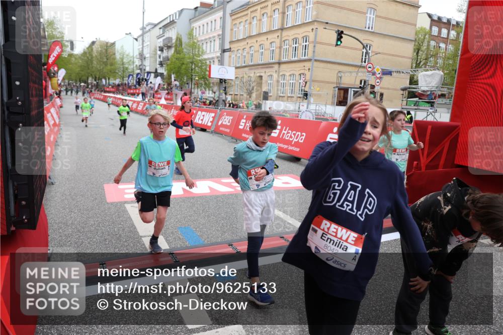 25.04.2026 - Das Zehntel Strokosch-Dieckow http://msf.ph/oto/9625133 25.04.2026 10:52:54 Ziel 6087, 6142, 6352, 6357, 6752, 7436, 7675, 8015, 8042 meine-sportfotos.de