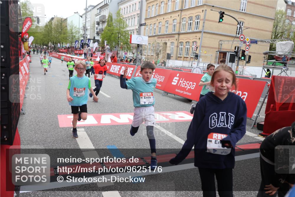 25.04.2026 - Das Zehntel Strokosch-Dieckow http://msf.ph/oto/9625176 25.04.2026 10:52:54 Ziel 6087, 6142, 6352, 6357, 6752, 7436, 7675, 8015, 8042 meine-sportfotos.de