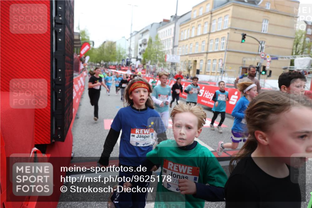 25.04.2026 - Das Zehntel Strokosch-Dieckow http://msf.ph/oto/9625178 25.04.2026 10:59:26 Ziel 5068, 5137, 5166, 5375, 5392, 5407, 5499, 5648, 5801, 5814, 5822, 5996, 6191, 6199, 6351, 6361, 6388, 6489, 6538, 6590, 6786, 6810, 6902, 6921, 6930, 7042, 7049, 7062, 7196, 7294, 7532, 7595, 7760, 8071 meine-sportfotos.de